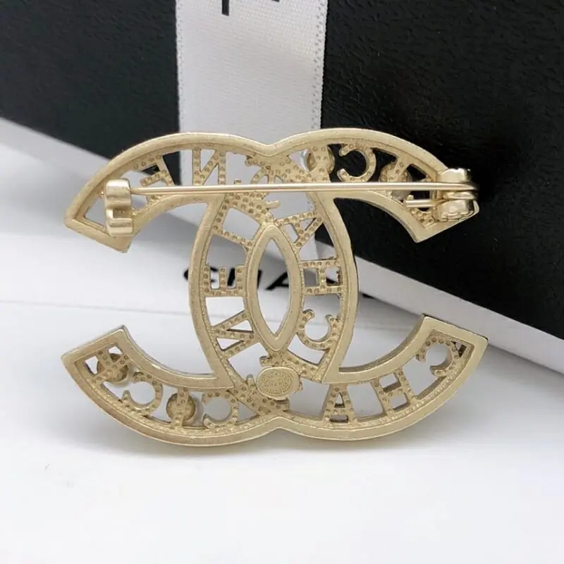 chanel brooches pour femme s_12052a71